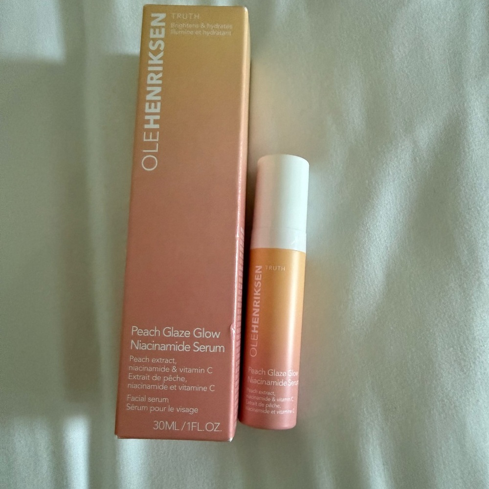 OLEHENRIKSEN Peach Glaze Glow Serum